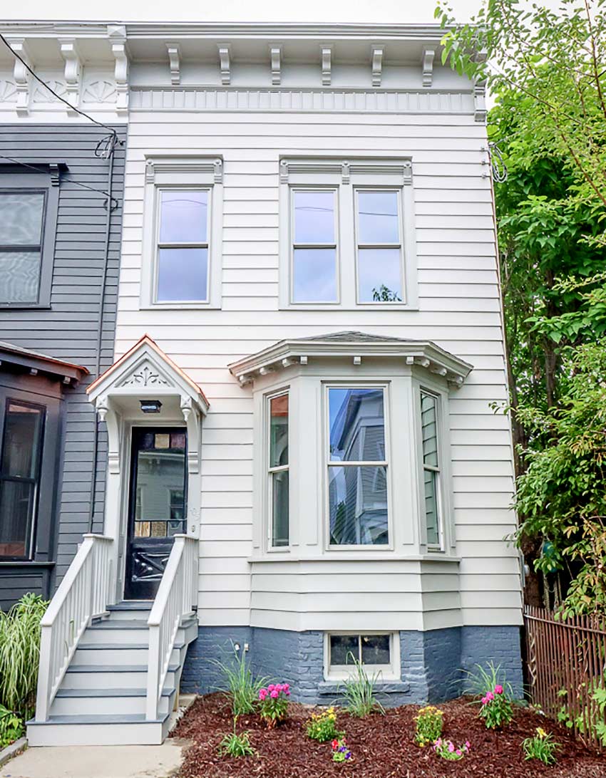 Exterior view of townhouse at 105 Union Street in Hudson, New York.