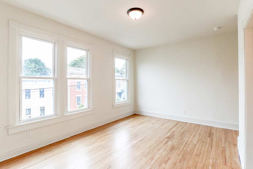 Large bedroom overlooking Union Street.