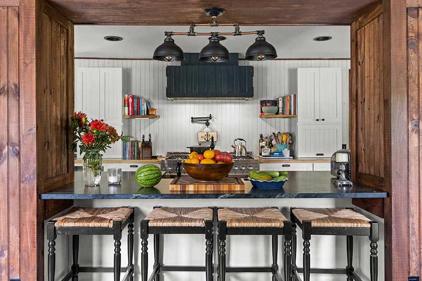 Countertop seating in kitchen