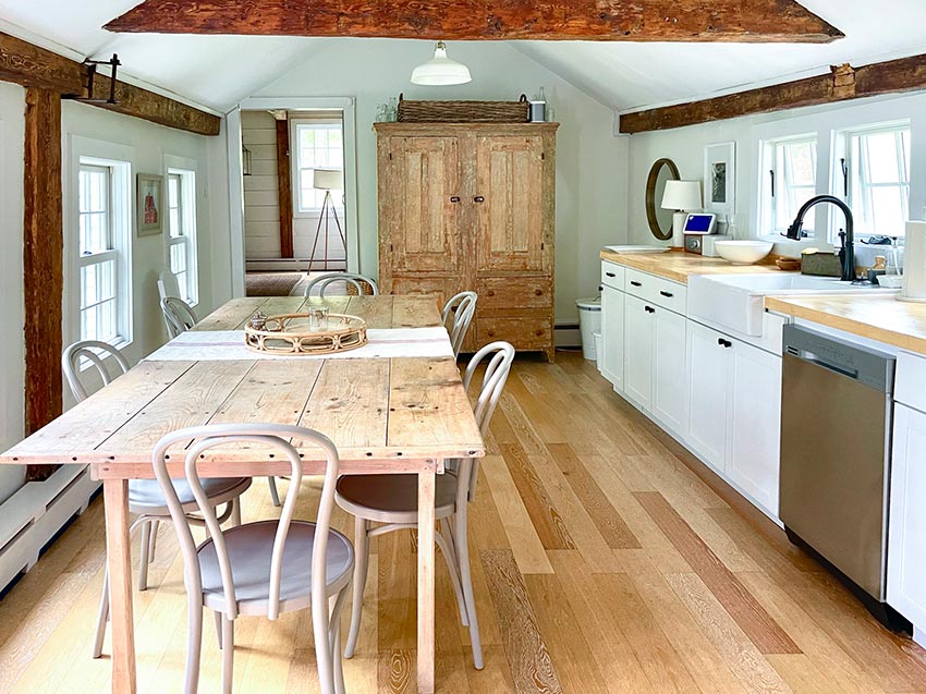 Hardwood floor kitchen with table
