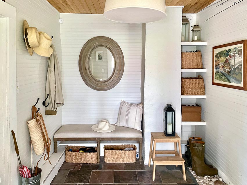 Seating nook with lanterns